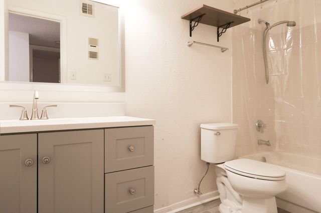 2750 Holly Hall Street 303, Houston, TX 77054