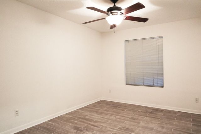 2750 Holly Hall Street 303, Houston, TX 77054