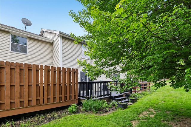 12 Pin Oak Ct, Cranberry Twp, PA 16066