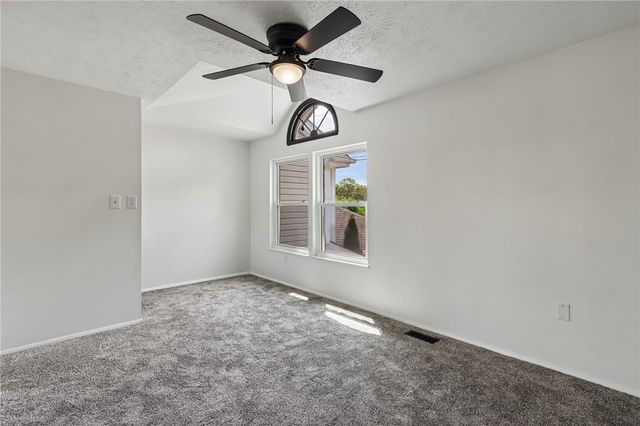 12 Pin Oak Ct, Cranberry Twp, PA 16066
