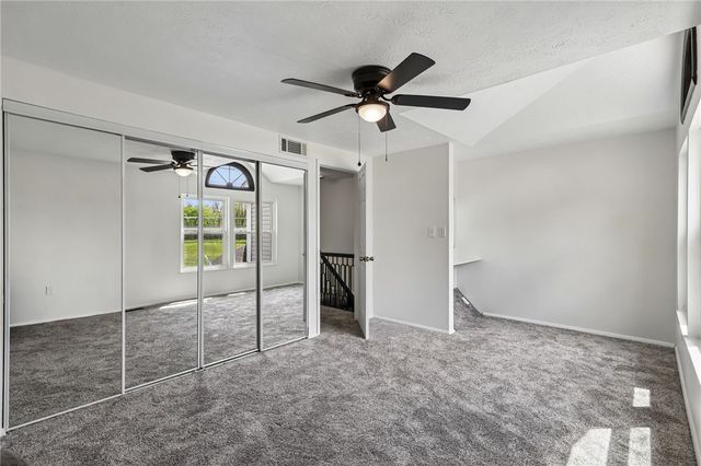 12 Pin Oak Ct, Cranberry Twp, PA 16066