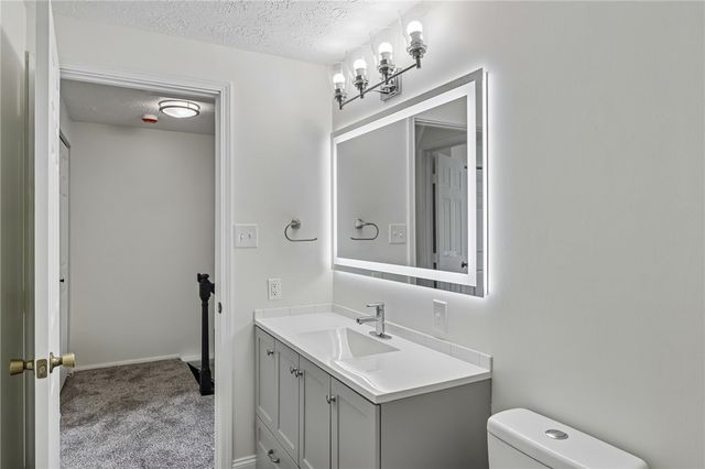 12 Pin Oak Ct, Cranberry Twp, PA 16066