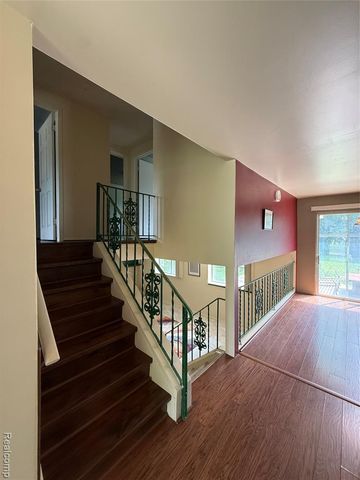 2356 Hinge Drive, Troy, MI 48083