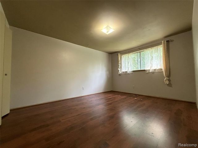 2356 Hinge Drive, Troy, MI 48083