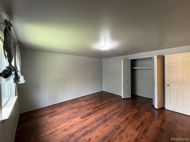 2356 Hinge Drive, Troy, MI 48083