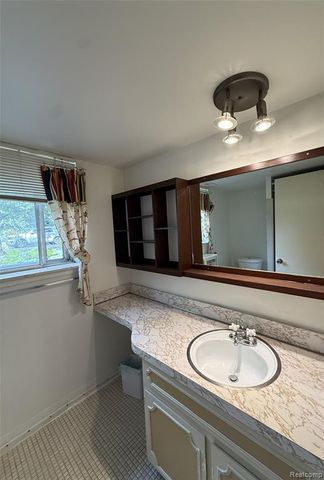 2356 Hinge Drive, Troy, MI 48083