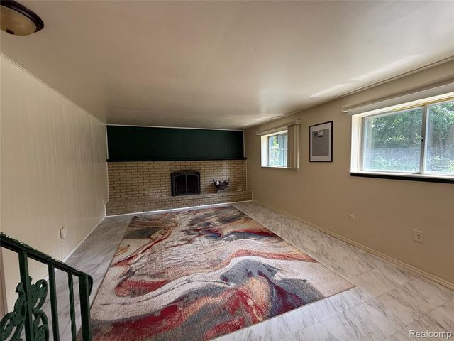 2356 Hinge Drive, Troy, MI 48083