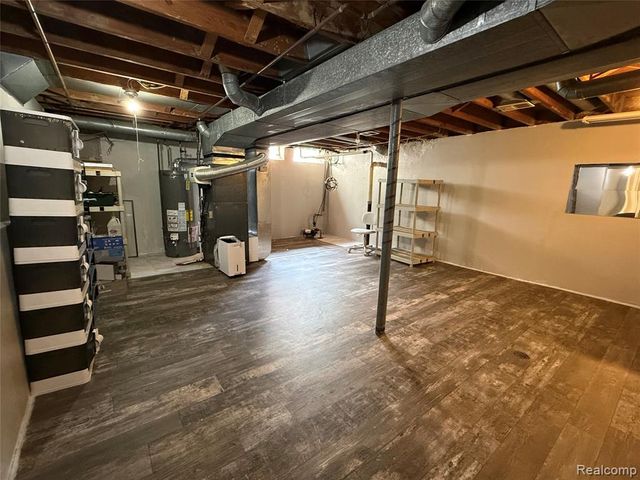 2356 Hinge Drive, Troy, MI 48083