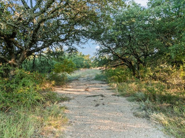 1456 Hidden Oaks Trail, Glen Rose, TX 76690