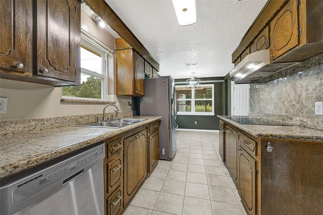 20135 Timber Line Ln, New Caney, TX 77357