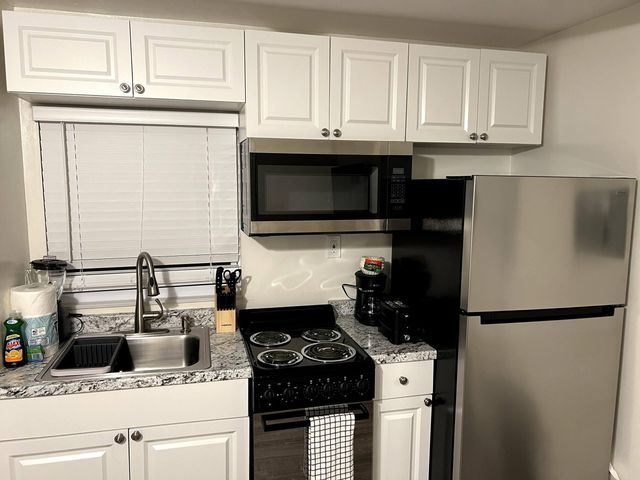 110 SW 6TH Street, Delray Beach, FL 33444