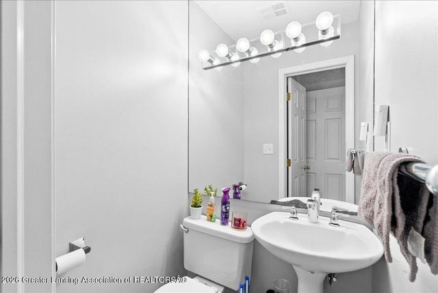 6264 Beechfield Drive, Lansing, MI 48911