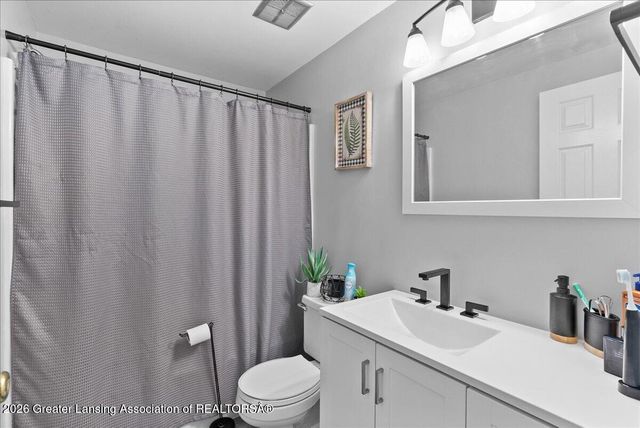 6264 Beechfield Drive, Lansing, MI 48911