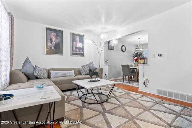 6264 Beechfield Drive, Lansing, MI 48911