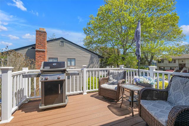 17 Brennan Street, Huntington, NY 11743