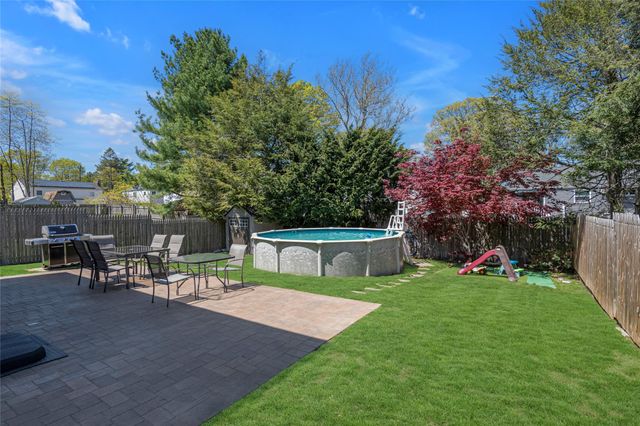 17 Brennan Street, Huntington, NY 11743