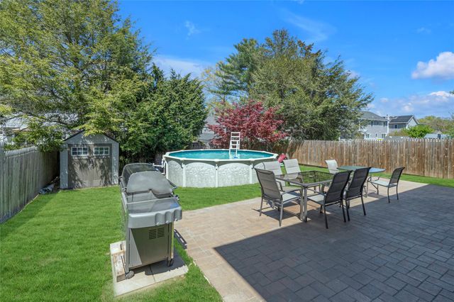 17 Brennan Street, Huntington, NY 11743