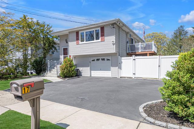 17 Brennan Street, Huntington, NY 11743