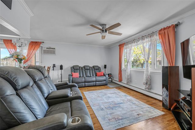 17 Brennan Street, Huntington, NY 11743