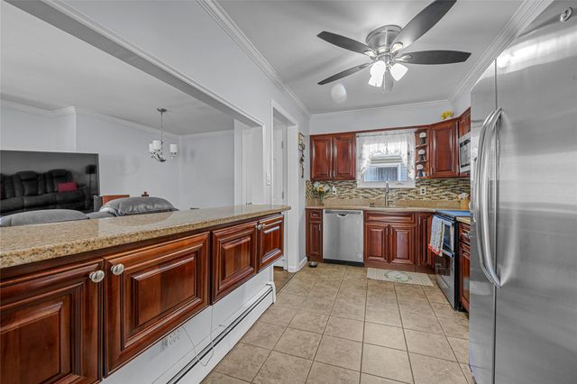 17 Brennan Street, Huntington, NY 11743