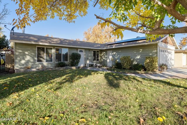 42901 Willow West Court, Lancaster, CA 93536