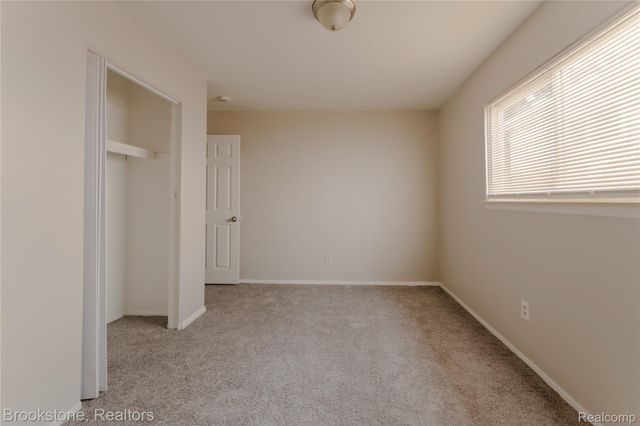 110 E Cornell Avenue, Pontiac, MI 48340