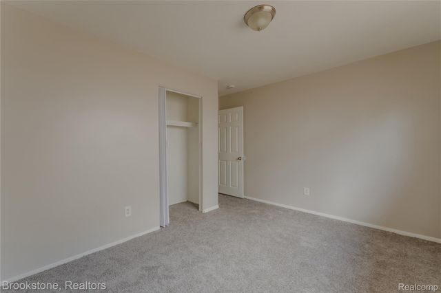 110 E Cornell Avenue, Pontiac, MI 48340