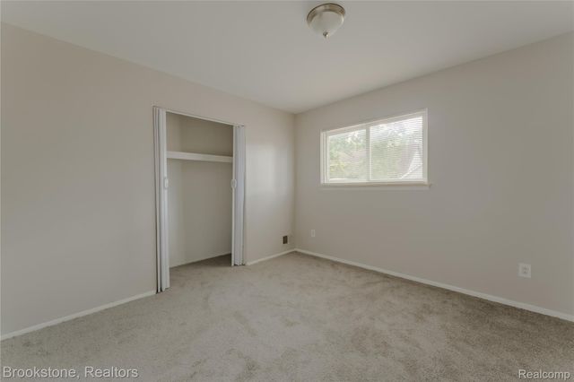 110 E Cornell Avenue, Pontiac, MI 48340