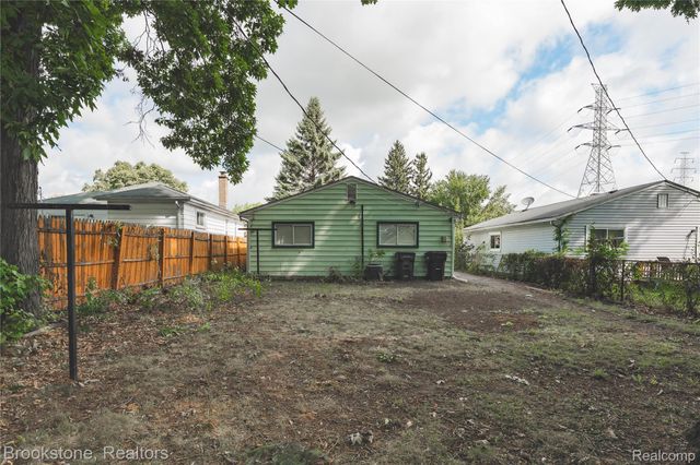 110 E Cornell Avenue, Pontiac, MI 48340
