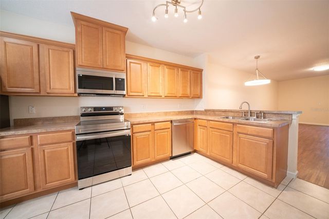 5808 NATURE TERRACE COVE, Tampa, FL 33617