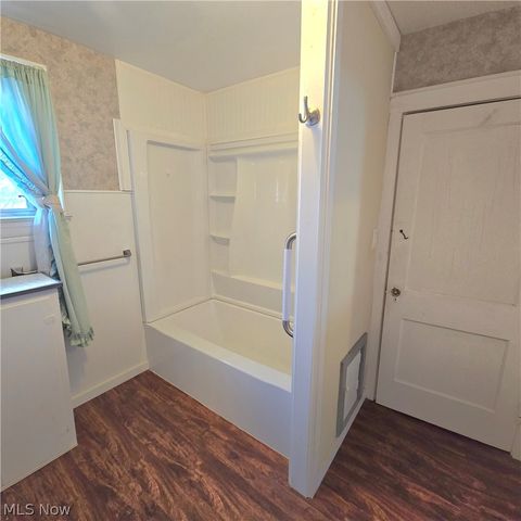 1120 Smithfield Street, Parkersburg, WV 26101