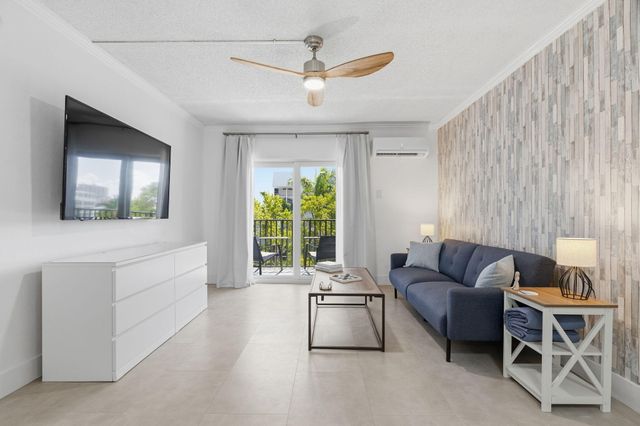 3000 Riomar Street 407, Fort Lauderdale, FL 33304