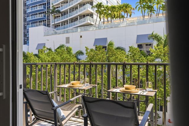 3000 Riomar Street 407, Fort Lauderdale, FL 33304