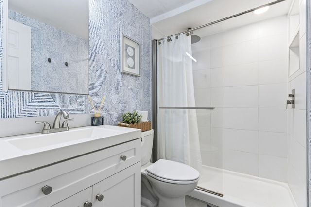 3000 Riomar Street 407, Fort Lauderdale, FL 33304