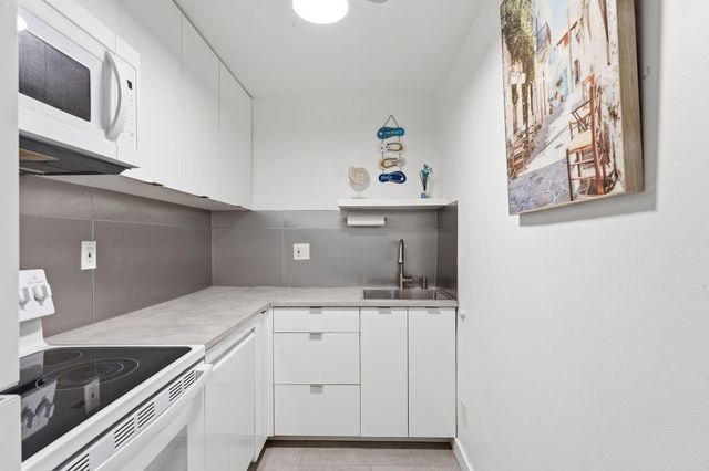 3000 Riomar Street 407, Fort Lauderdale, FL 33304