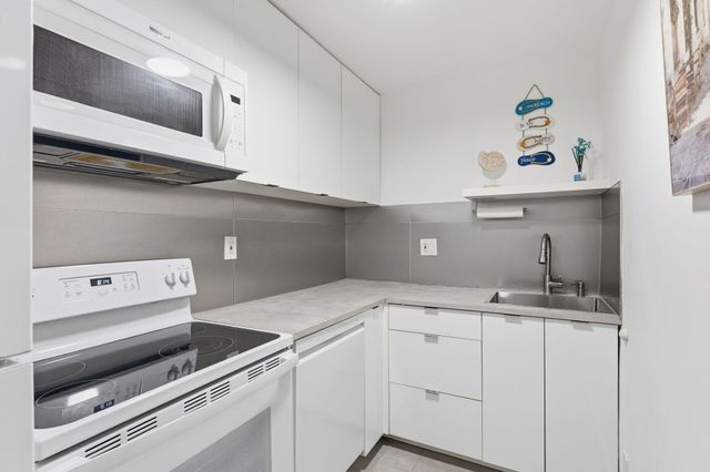 3000 Riomar Street 407, Fort Lauderdale, FL 33304