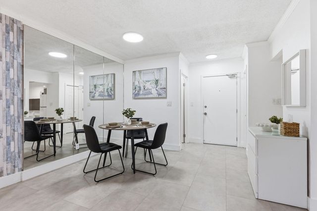 3000 Riomar Street 407, Fort Lauderdale, FL 33304