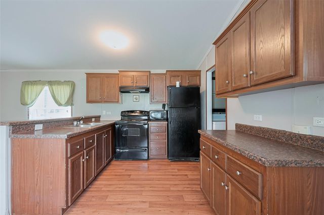 506 South Oakhurst Dr, Livingston, TX 77351