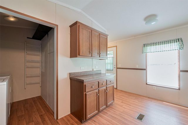 506 South Oakhurst Dr, Livingston, TX 77351