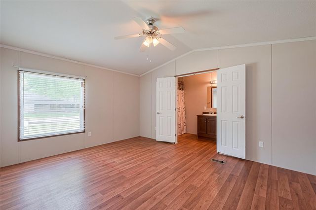 506 South Oakhurst Dr, Livingston, TX 77351