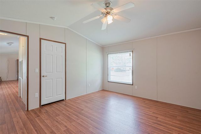 506 South Oakhurst Dr, Livingston, TX 77351