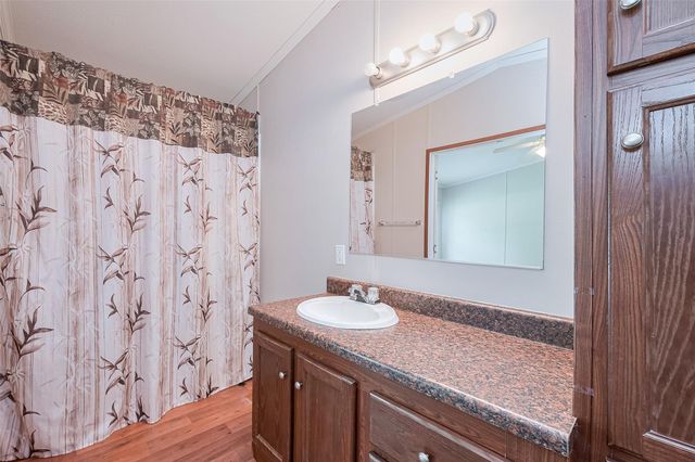 506 South Oakhurst Dr, Livingston, TX 77351