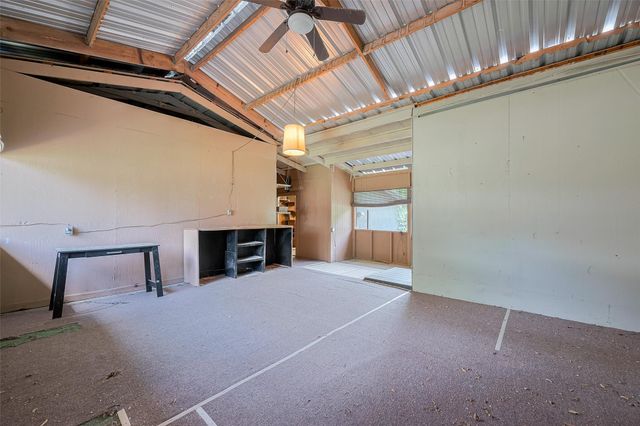 506 South Oakhurst Dr, Livingston, TX 77351