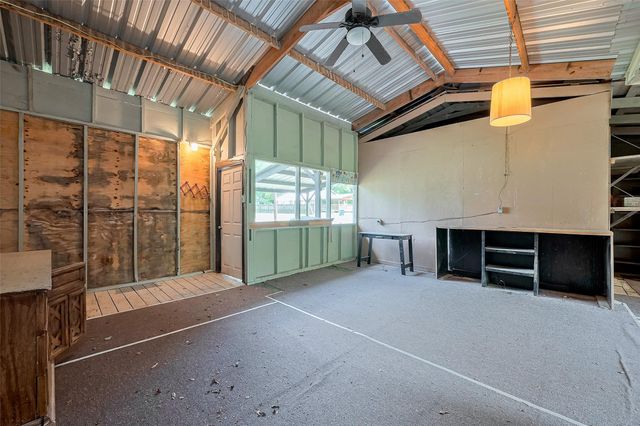 506 South Oakhurst Dr, Livingston, TX 77351