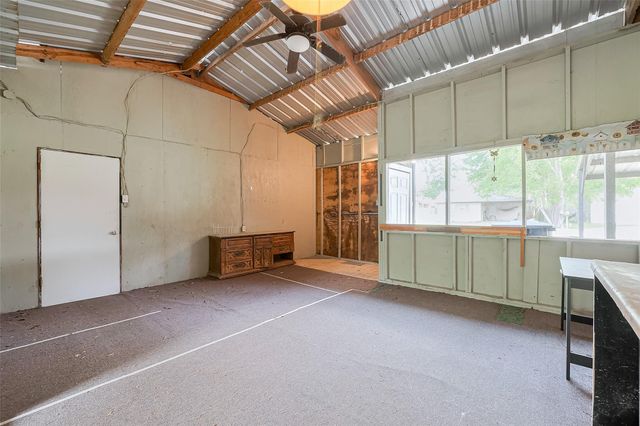 506 South Oakhurst Dr, Livingston, TX 77351