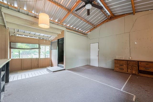 506 South Oakhurst Dr, Livingston, TX 77351