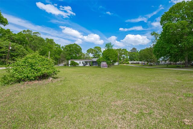 506 South Oakhurst Dr, Livingston, TX 77351