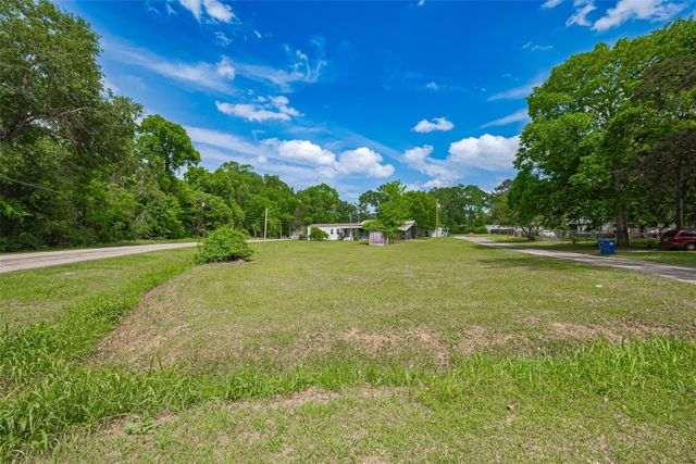 506 South Oakhurst Dr, Livingston, TX 77351