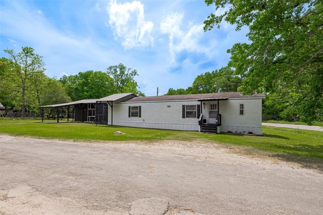 506 South Oakhurst Dr, Livingston, TX 77351