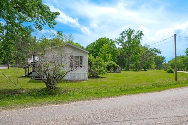 506 South Oakhurst Dr, Livingston, TX 77351
